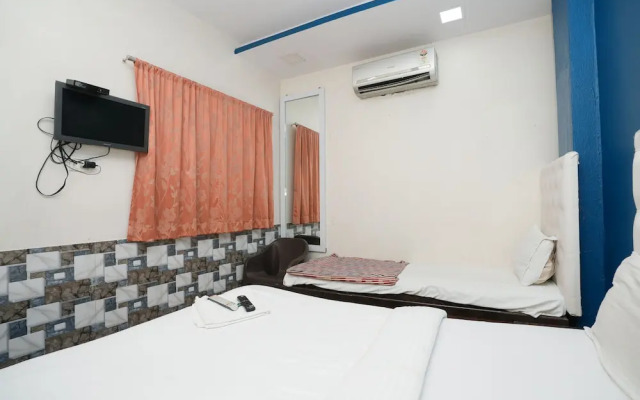 OYO 36061 Om Residency