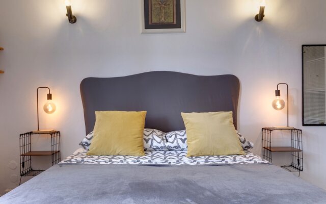 Studio Suite With Elevator Near the Old Bridge