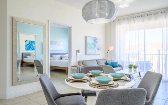 Penthouse Gem 3 Bedroom Condo by Redawning