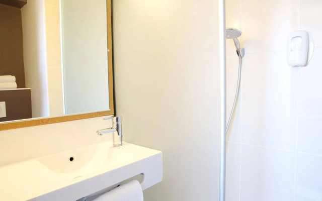 B&B HOTEL Marseille Aéroport Saint-Victoret