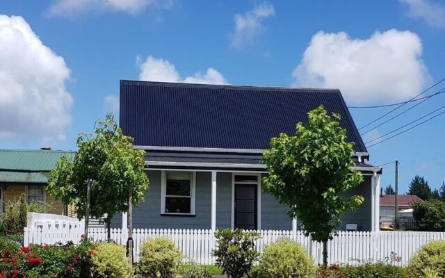 Kumara Historic Cottages - Hostel