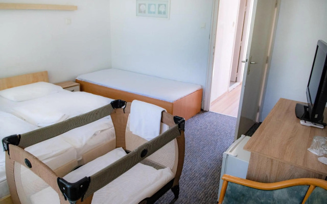 CE Napfény Hotel