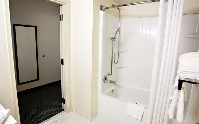 Country Inn & Suites by Radisson, Harrisburg West, PA