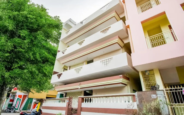Hotel Sri New Sai Chandra by OYO Rooms
