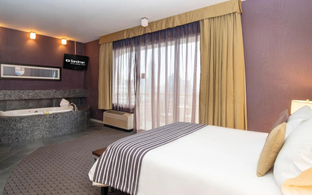 Sandman Suites Vancouver on Davie