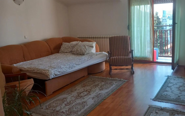 Cosy Rooftop studio with balcony