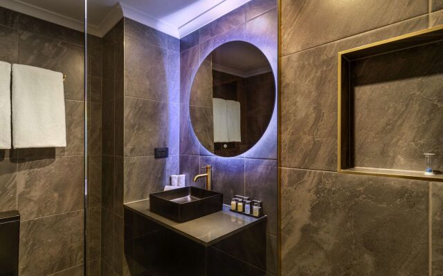 Batman’s Hill on Collins