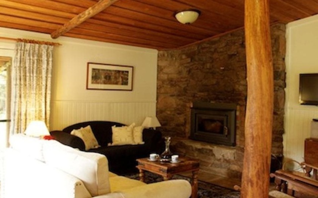 Wombat Hills Cottages – Guest Rooms – Barwite