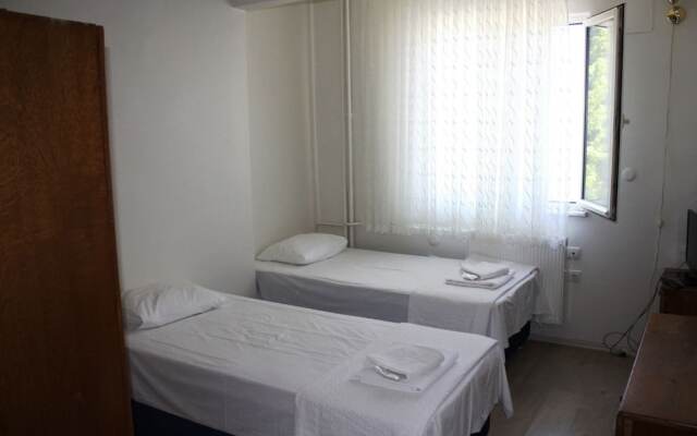 Saymoz Hotel