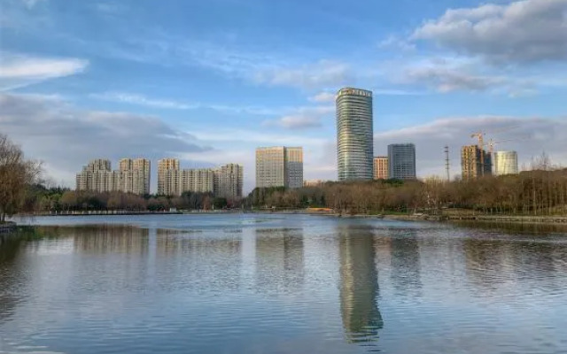 Auto City Ruili Hotel