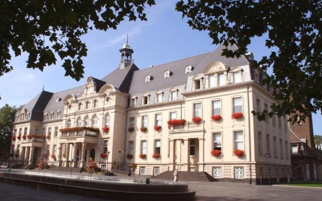 hotelImage