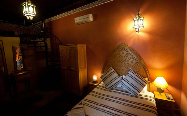 Riad Layalina