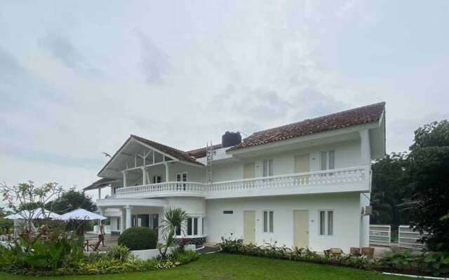 RedDoorz Plus @ Megamendung Puncak 2