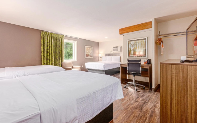 Econo Lodge Cherokee Near River Park