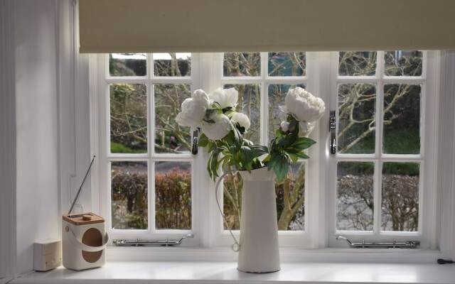Rose Mullion Cottage