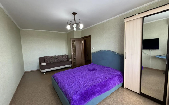 Квартиры посуточно в Нижнекамске на пр-те Вахитова, д. 23