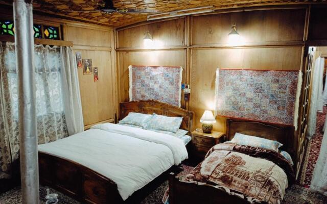 Houseboat New Jeddah