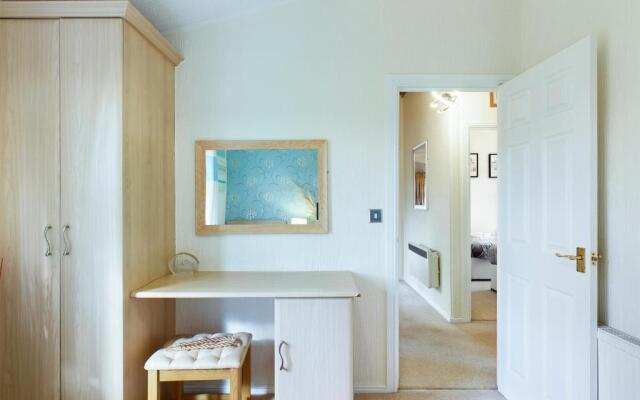3 Bedroom Partial Lakeview Lodge - Ensuite & Balcony Deck