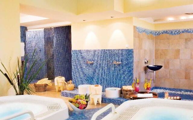 HOTEL alter Landsitz