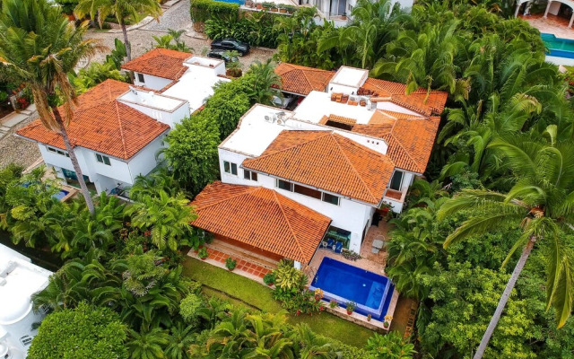 Ventanas al Mar 4 BR by Casago