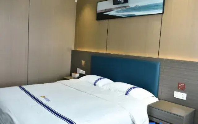 Huayi Select Hotel (Xihua Qinghua Road Branch)