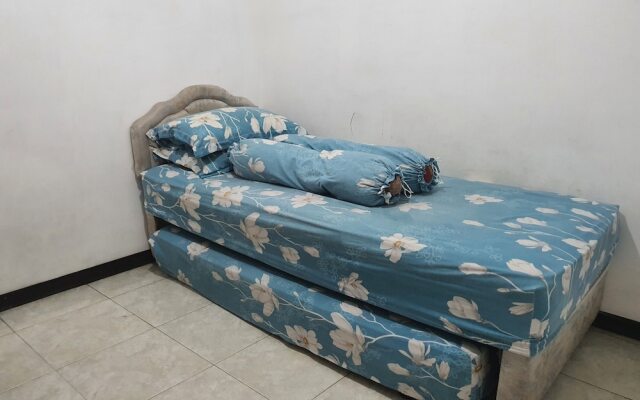 SPOT ON 93681 Qodri Homestay Syariah