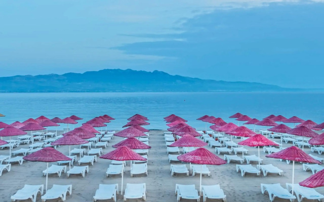 Bendis Beach Hotel