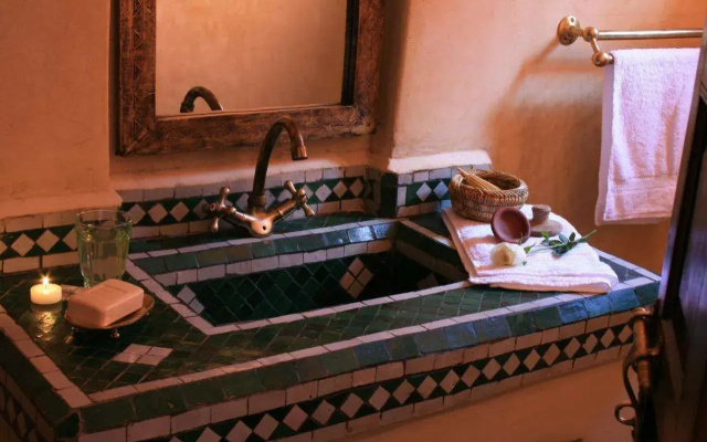 Riad Honey
