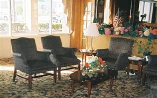 Red Carpet Inn and Suites Scranton