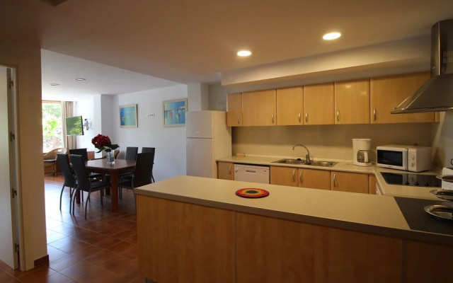 Modern Apartment With Wifi and sea Views