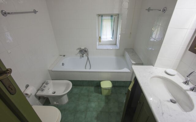 Coriana Apartments & Villas