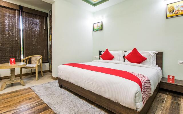 Vaccinated Staff- Capital O 15445 Hotel Sheekhar Inn