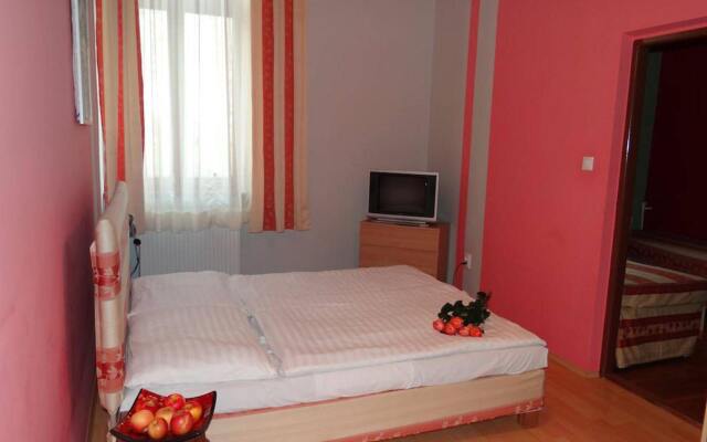 Hotel Plauter Kúria
