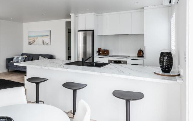 Awesome Beach House on Oceanview Road