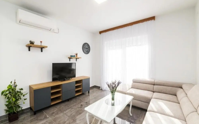 Mihael Holiday House
