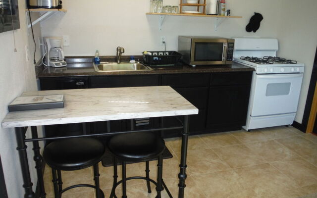 Talkeetna Love-Lee Cabins