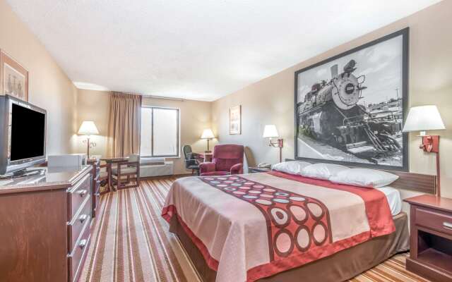 Super 8 by Wyndham Salina I-70