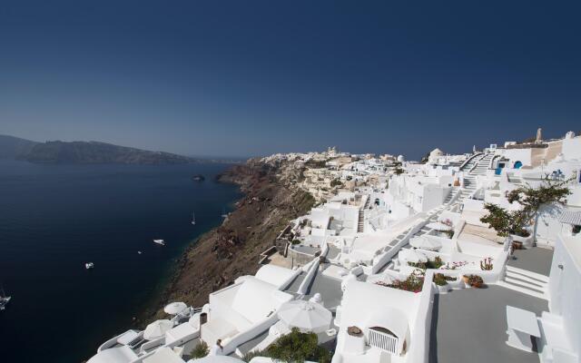 Katikies Kirini Santorini - The Leading Hotels