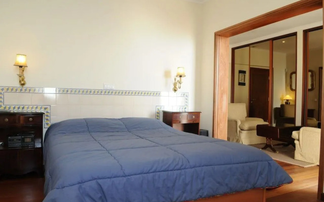 An uninterrupted 180º overlooking the Atlantic Ocean.