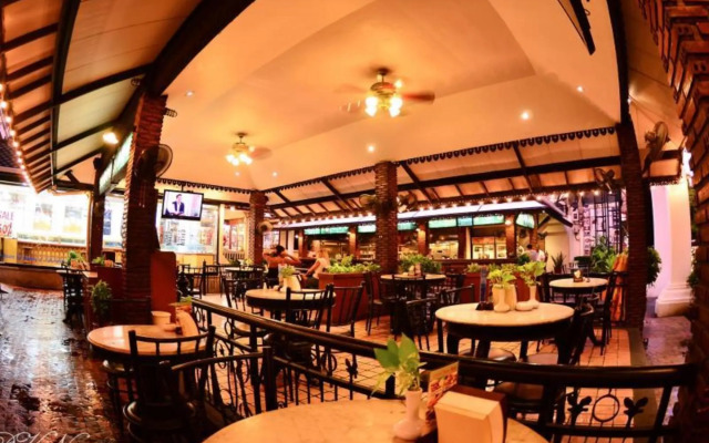 Silom Village Inn