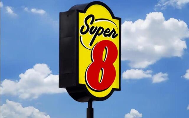 Super 8 by Wyndham Fort Worth Entertainment District