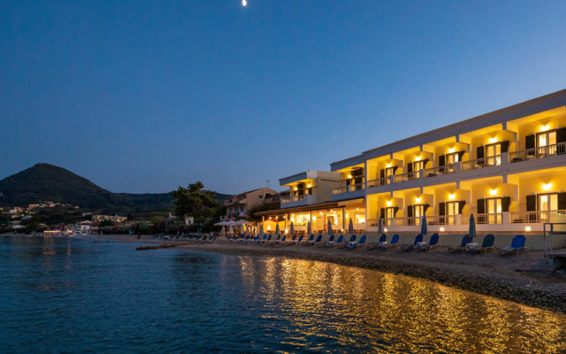 Rossis Beach Hotel