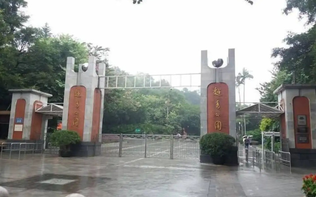 Kaiserdom Hotel China Plaza