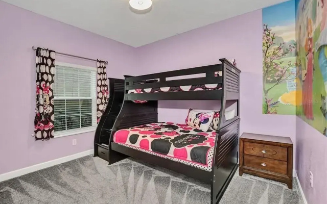5021 WA - Stunning Townhome With Private Pool