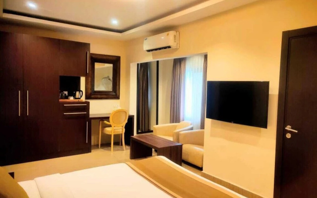 The Cabin Hotel