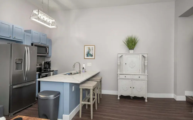 Heart of Mainstrasse Apt 2