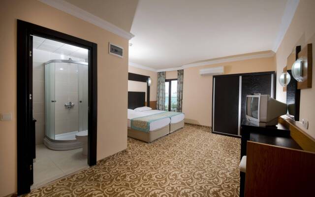 Mc Mahberi Beach Hotel