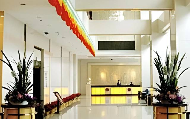 New Land Hotel