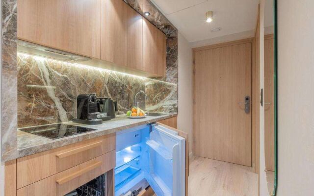 Yuna Porte Maillot - ApartHotel