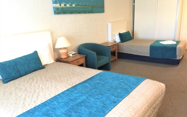 Mollymook Shored Hotel